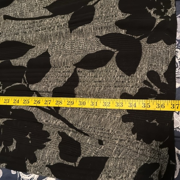 Black and Gray Floral Knit Dress - Picture 9 of 9